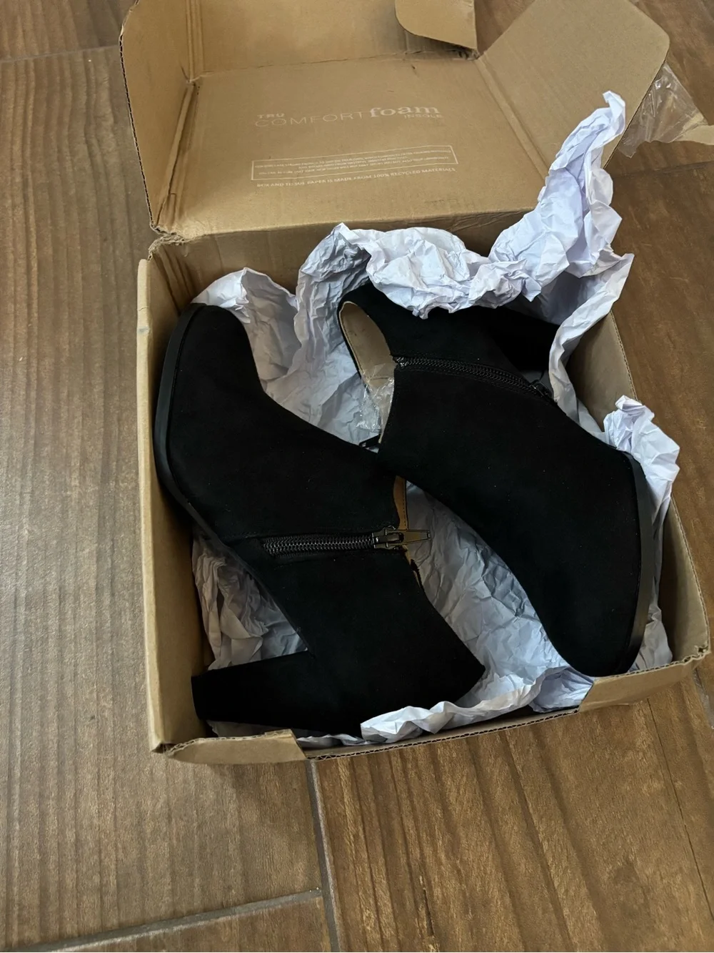 Journee Collection Women's Comfort Wide Width Sanzi Bootie